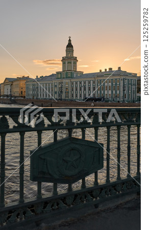 the Palace Bridge at sunset, the Russian State Natural Science Museum in St. Petersburg, established by Peter the Great in 1714 125259782