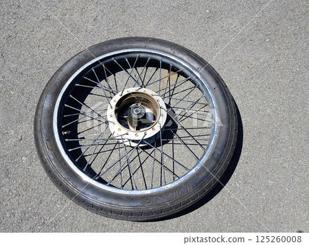 Detached motorcycle wheel 125260008