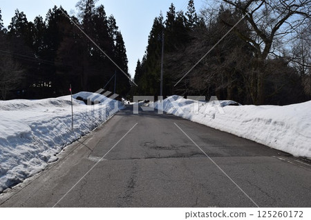 Mountain road Shonai, Yamagata Prefecture Mountain road Shonai, Yamagata Prefecture 125260172