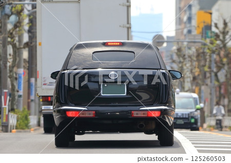 豪華轎車式靈車的圖片 豪華轎車式靈車的圖片 125260503