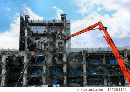 擁有53年歷史的春日部市政廳大樓即將關閉並消失… 125261131