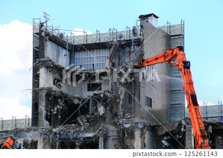The Kasukabe City Hall building is closing down after 53 years of history and is disappearing... 125261143