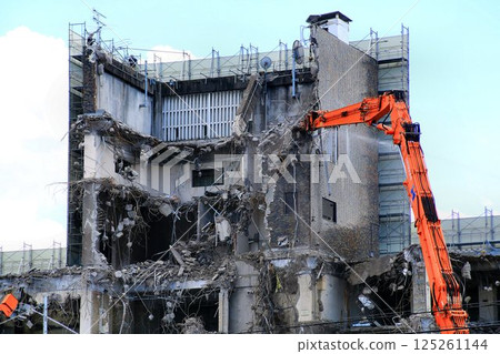 The Kasukabe City Hall building is closing down after 53 years of history and is disappearing... The Kasukabe City Hall building is closing down after 53 years of history and is disappearing... 125261144
