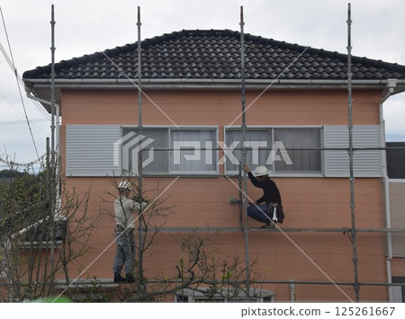 塗裝、鷹架安裝工程、材料、背景 塗裝、鷹架安裝工程、材料、背景 125261667