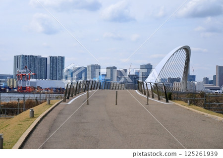 Shiokaze Bridge at Shiokaze Park (Shinagawa, Tokyo) 125261939