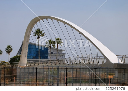 潮風公園的潮風橋(東京品川區) 潮風公園的潮風橋(東京品川區) 125261976