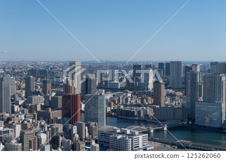 風景在從摩天大樓看的城市的中心 125262060