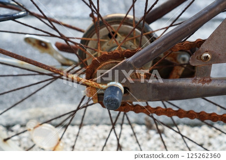 生鏽的自行車鏈條 125262360