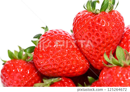 Sweet and delicious strawberries (Amaran from Saitama Prefecture) Sweet and delicious strawberries (Amaran from Saitama Prefecture) 125264672