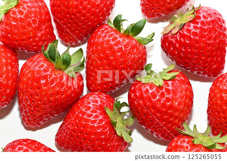 Sweet and delicious strawberries (Amaran from Saitama Prefecture) 125265055