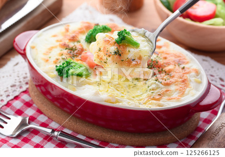 Golden baked gratin 125266125