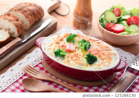 金黃烤焗烤 125266130