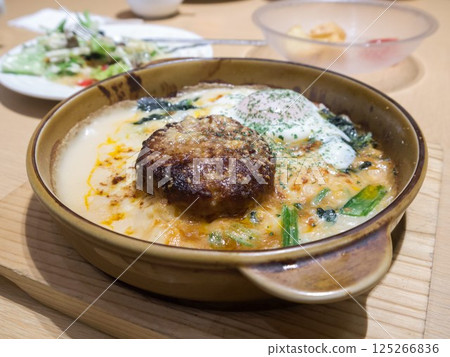 Melty Cheese Hamburger Doria 125266836