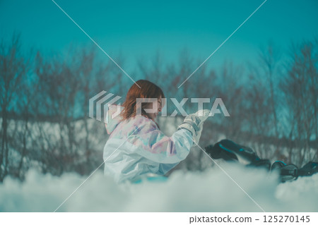 snowboard, snowboarding, female 125270145