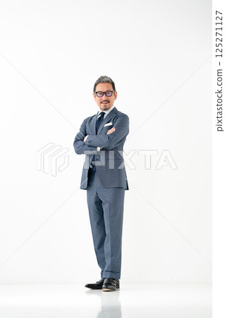 西裝革履的男士 125271127