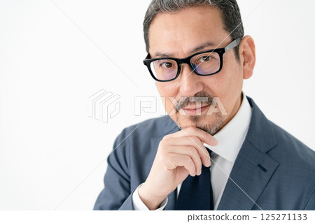 西裝革履的男士 125271133