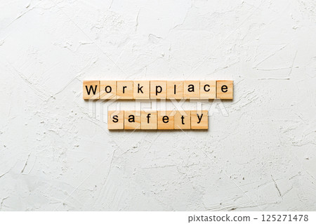 training word written on wood block. training text on table, concept 125271478