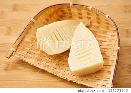 Boiled bamboo shoots (boiled bamboo shoots) 125275843