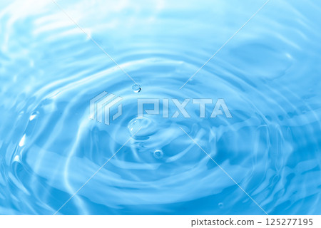 水濺動作鏡頭 125277195