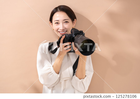 女士米色相機包 125278106