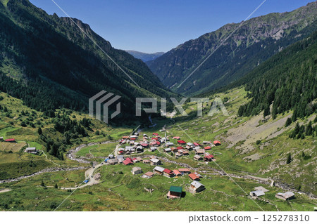 Image of Kackar mountain ranges and plateaus in Rize province. 125278310