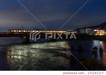 205 series crossing the Uji River 205 series crossing the Uji River 125281117