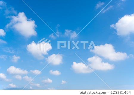 清新的藍天和白雲 清新的藍天和白雲 125281494