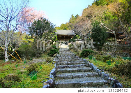Gasoyama Shrine, a shrine dedicated to Tengu Gasoyama Shrine, a shrine dedicated to Tengu 125284482