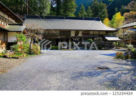 Gasoyama Shrine, a shrine dedicated to Tengu Gasoyama Shrine, a shrine dedicated to Tengu 125284484