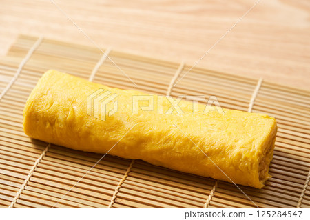 Freshly baked egg roll 125284547