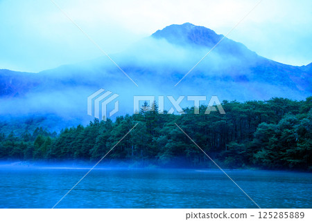 Taisho Pond shrouded in mist early in the morning Taisho Pond shrouded in mist early in the morning 125285889