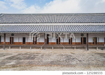 A view of Arai Barrier, a nationally designated special historic site in Kosai City (Shizuoka Prefecture) 125286533