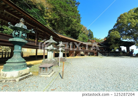 [香川縣] 金刀比羅神社（本社參拜殿、南戶殿）的春天 125287204