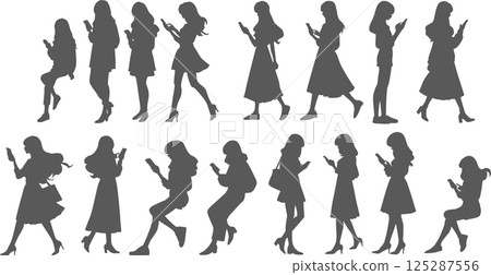 一組女性觸摸智慧型手機的插圖 125287556