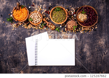 Beans, lentils, soybean, pea and chickpea Beans, lentils, soybean, pea and chickpea 125287662