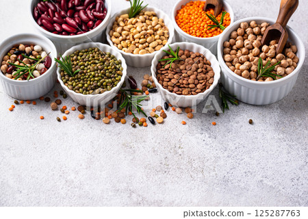 Beans, lentils, soybean, pea and chickpea Beans, lentils, soybean, pea and chickpea 125287763