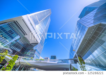 Tokyo cityscape in Japan Spring light...View of Toranomon Hills Station Tower (Toranomon Hills Station) 125288221