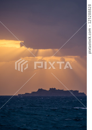 軍艦海島晚上視圖 軍艦海島晚上視圖 125288828