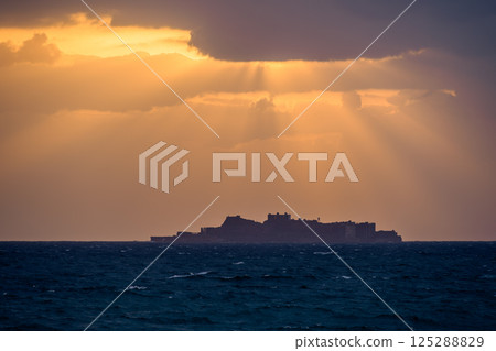 軍艦海島晚上視圖 軍艦海島晚上視圖 125288829