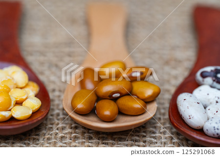 background of legumes 125291068