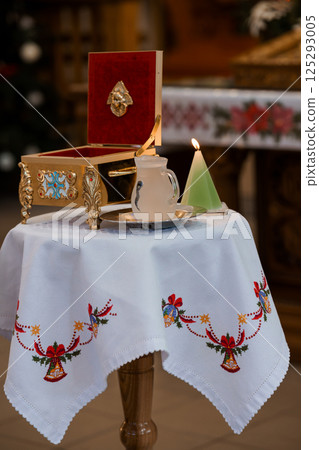 Exquisite Traditional Table Setting with Ornate Decor and Soft Candlelight 125293005