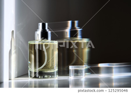 Perfumed mist for hair with the effect of bifurcation. Perfumed mist for hair with the effect of bifurcation. 125295046