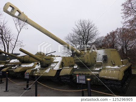 Kiev, Ukraine December 10, 2020: Self-propelled artillery mount ISU-122 caliber 122 mm in the Museum of military equipment for all to see Kiev, Ukraine December 10, 2020: Self-propelled artillery mount ISU-122 caliber 122 mm in the Museum of military equipment for all to see 125296905