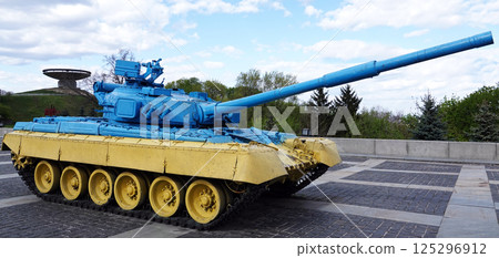 Kiev, Ukraine April 27, 2020: tanks standing in the park in honor of the end of the war in Afghanistan Kiev, Ukraine April 27, 2020: tanks standing in the park in honor of the end of the war in Afghanistan 125296912