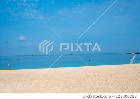 Seaside scenery that brings to mind the beginning of summer 125300288