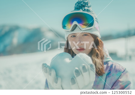 滑雪板 心 女生 125300552