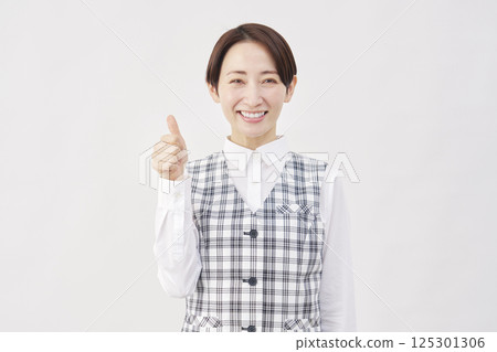 女性辦公室職員好兆頭白色背景 125301306