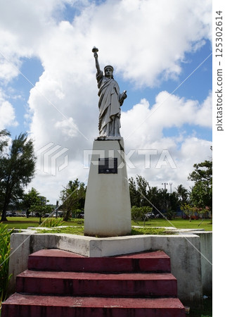 關島蘇珊娜大道公園的自由女神像 125302614
