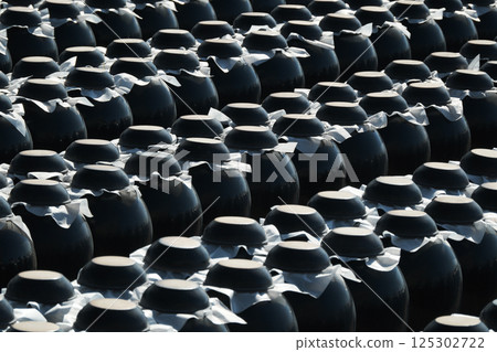 Black vinegar rice fields 125302722