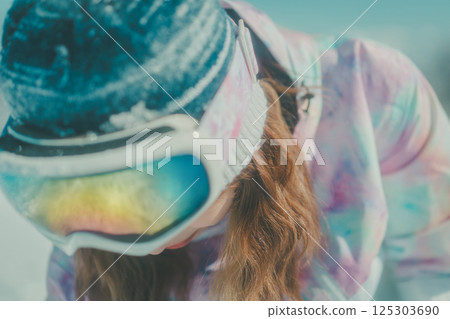 snowboard, snowboarding, snowboarder 125303690